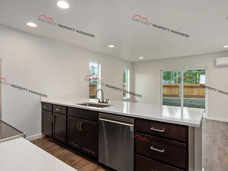 208 E Stella St #805-813 — Photo 9