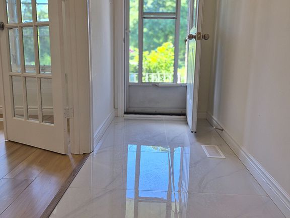 4th image of 70 Southdale Dr