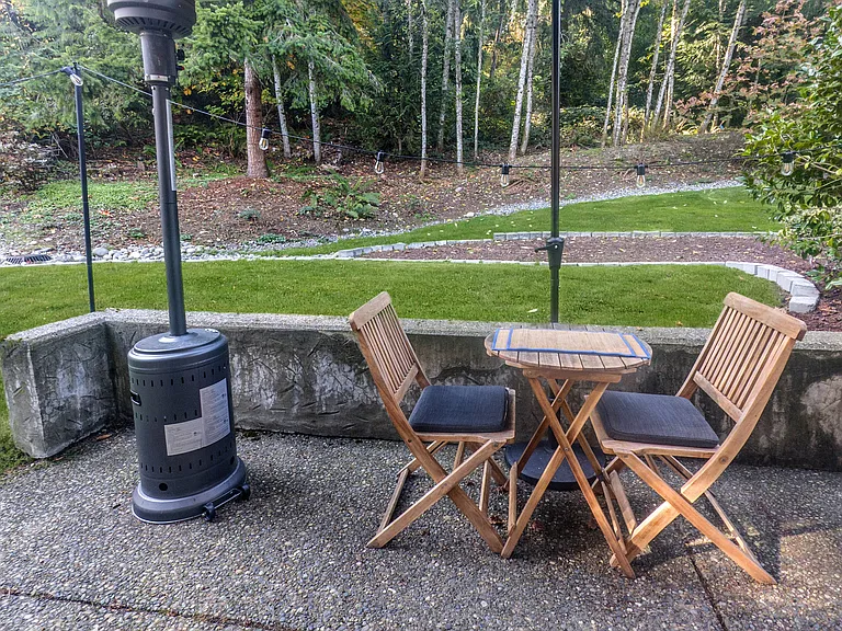 Patio where you wild deer, rabbits, hummingbirds and other wildlife come to visit.