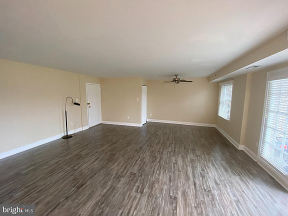 5th image of 12713 Gordon Blvd APT 88