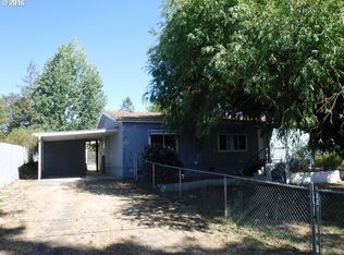 80 SE Gregory Dr, Winston, OR 97496