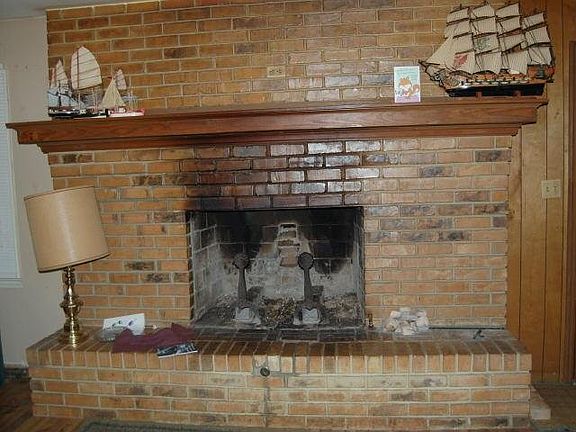 3rd image of 2685 Beverly Ln