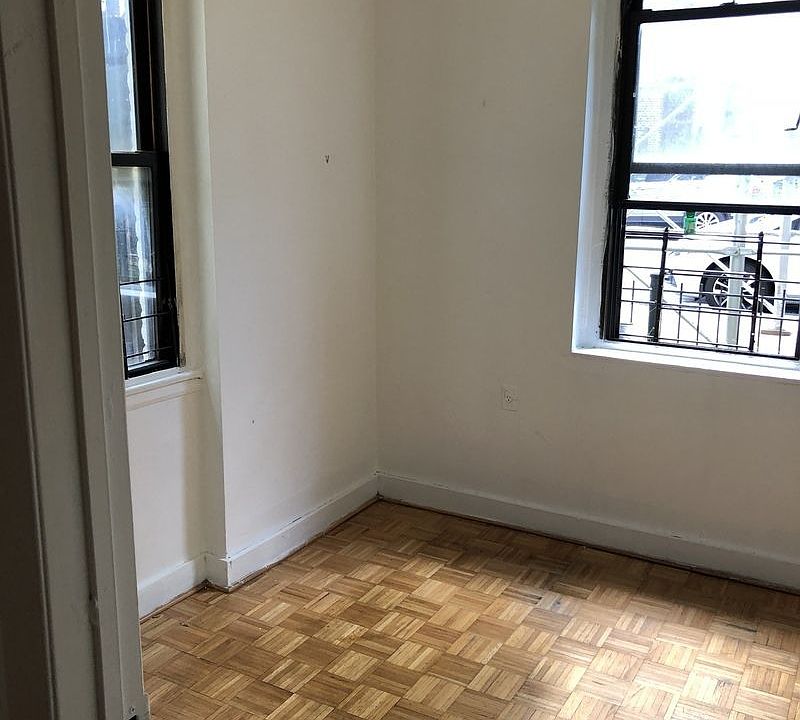 1st image of 2168 35th St APT 1F