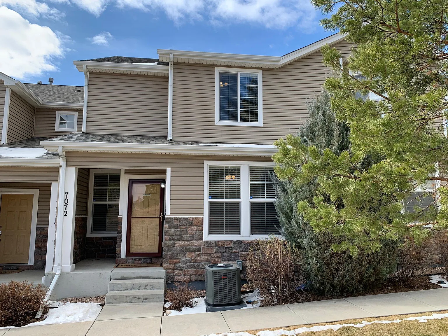 3 bed, 2.5 bath, 1486 sqft, $1,995 — Photo 1