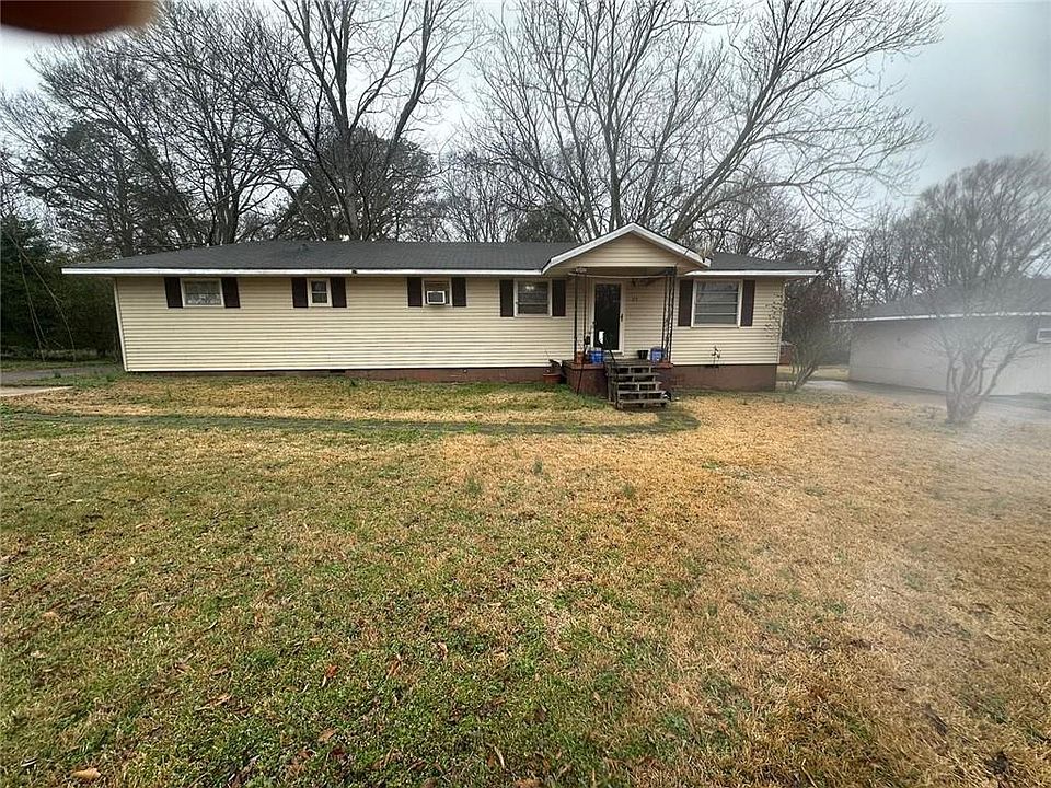 1st image of 115 1st Ave