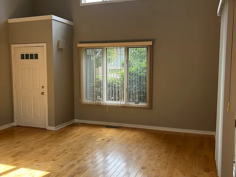 350 Cavan Ln #350 — Photo 4