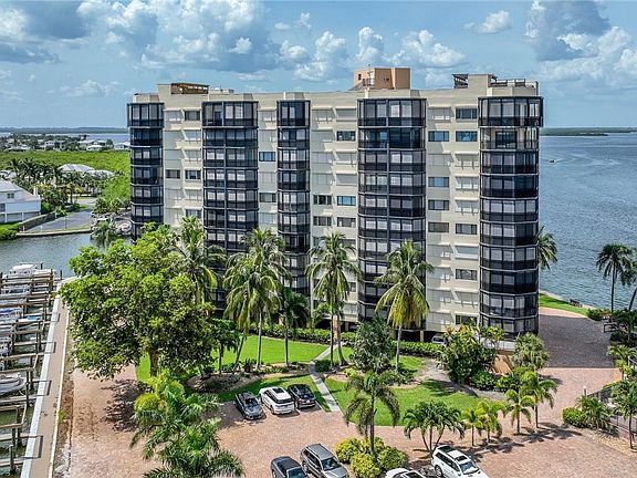 3rd image of 4265 Bay Beach Ln APT 722