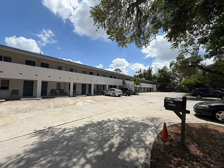 Driftwood Apartments 1280 Whitfield Ave Sarasota, FL 34243 — Photo 12
