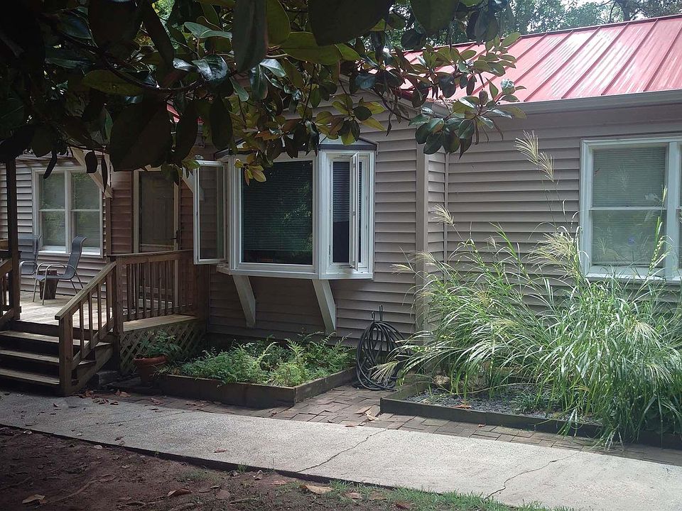 2nd image of 1393 Arnold Ave