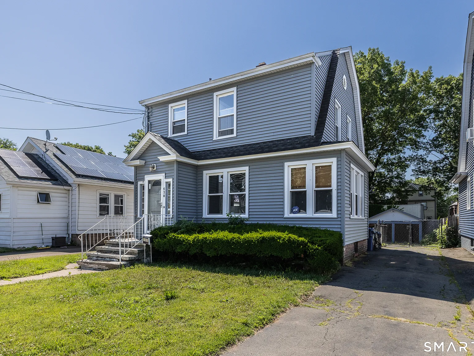 3 bed, 1.5 bath, 1422 sqft, $3,200 — Photo 2