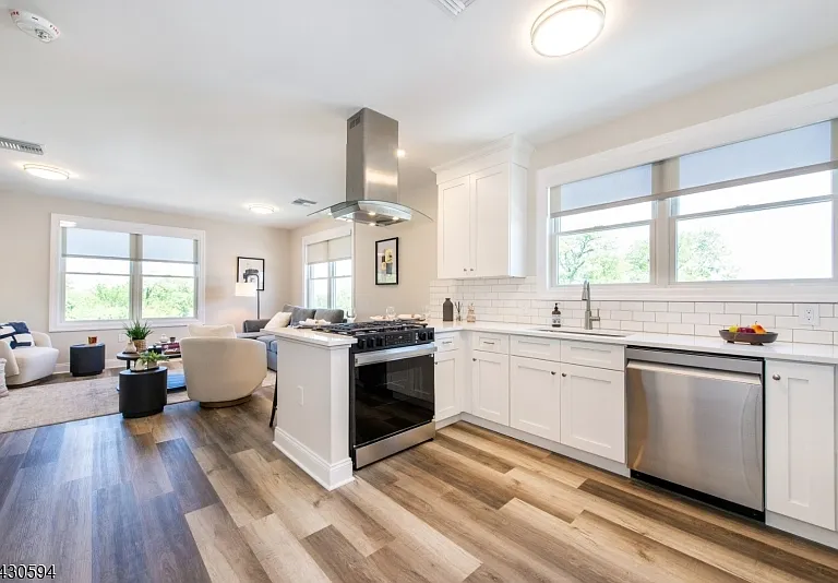 246 Main St #404 — Photo 8