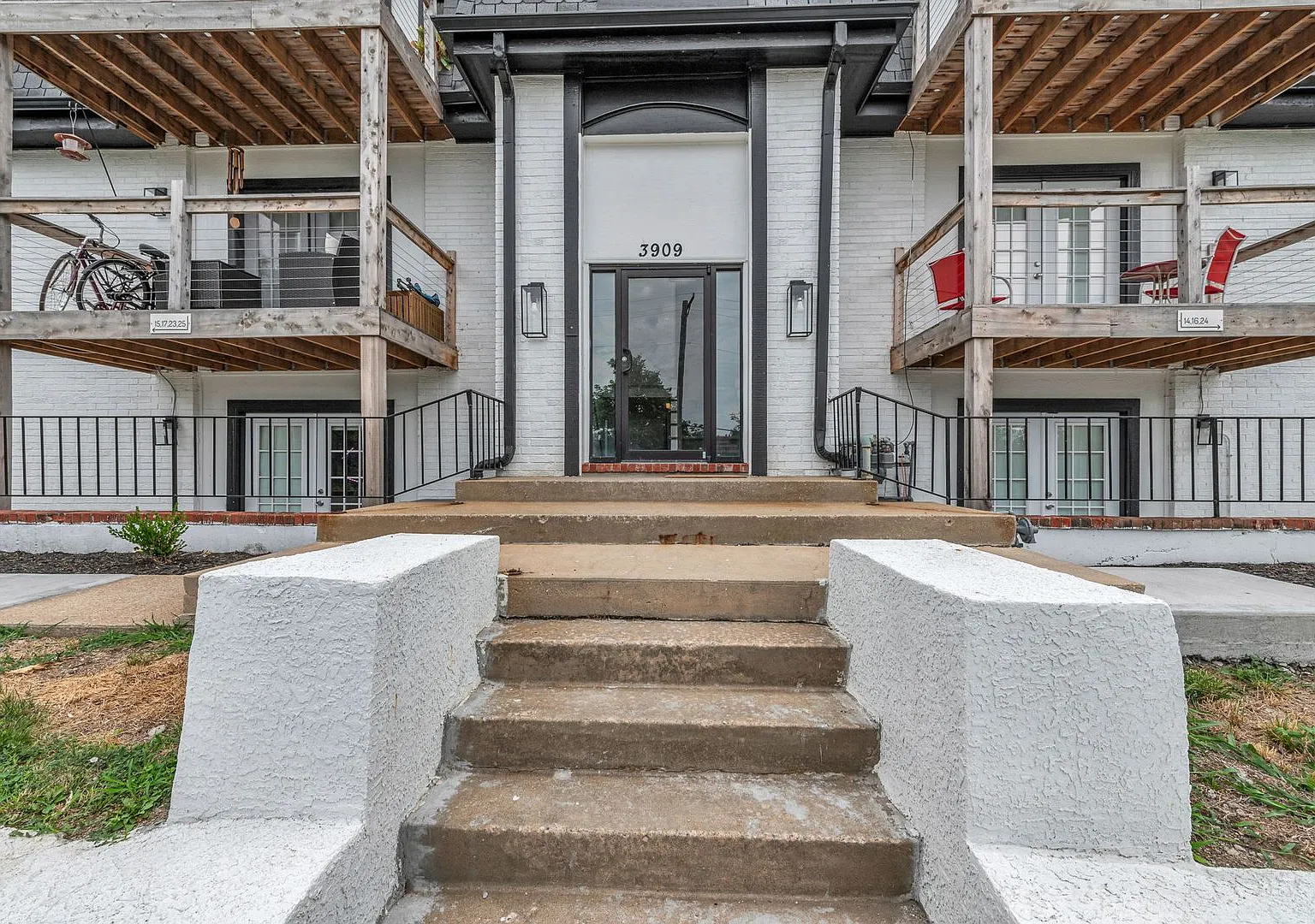 Kenwood Apts / Kenwood Realty Group LLC — Photo 1