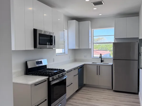 950 79th Ter, Miami Beach, FL