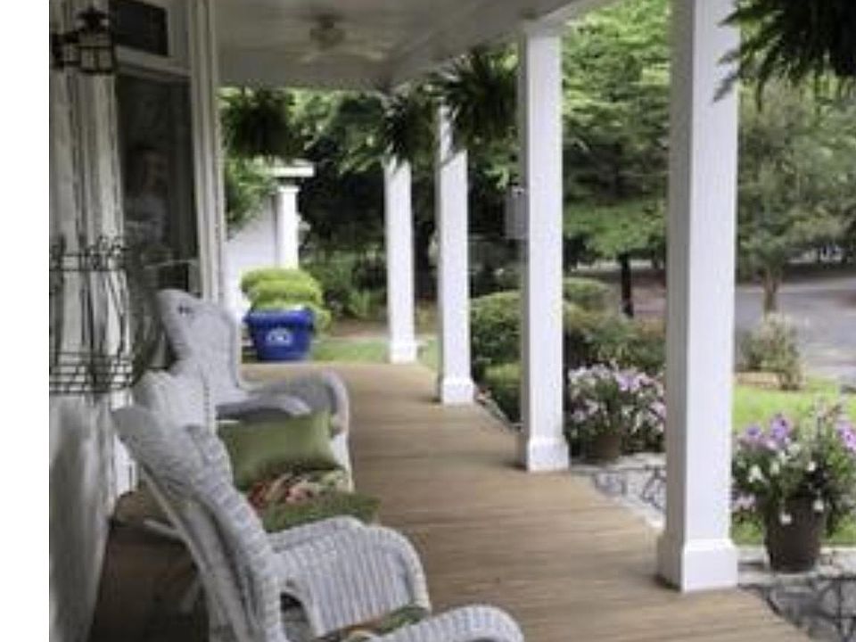 Wicker Chairs stay with property!