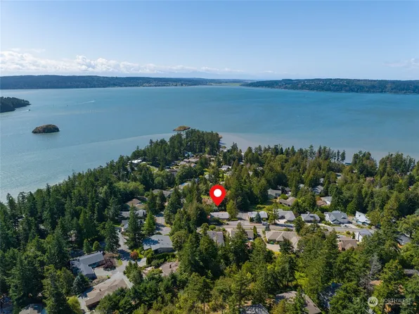 800 Shelter Bay Drive, La Conner, WA 98257