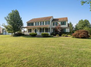 5834 Lexington Dr, Pipersville, PA 18947