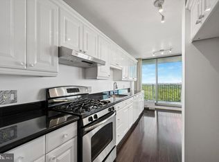 16E 3900 Frd, Philadelphia, PA 19131