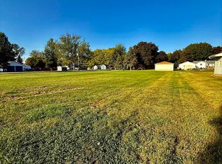 402 N Benton St, Winnebago, IL 61088