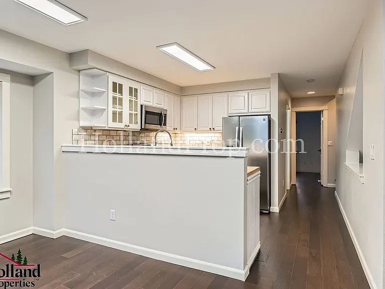 10250 NW Village Heights Dr — Photo 9