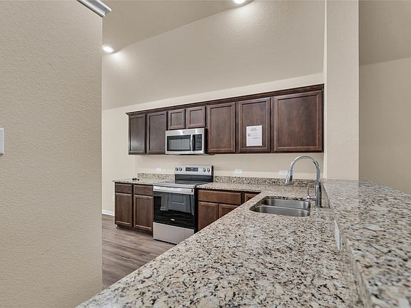 4th image of 6407 Hercules Ave