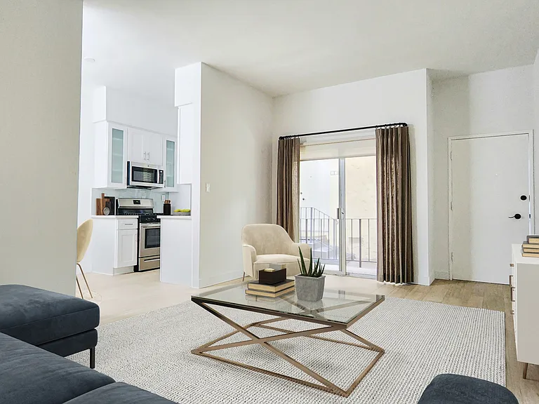 12340 Rochester Ave — Photo 4