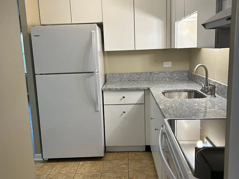 5640 S Archer Ave #7 — Photo 7