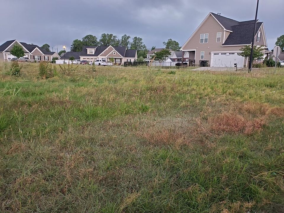 1st image of 401 Kingston Cir