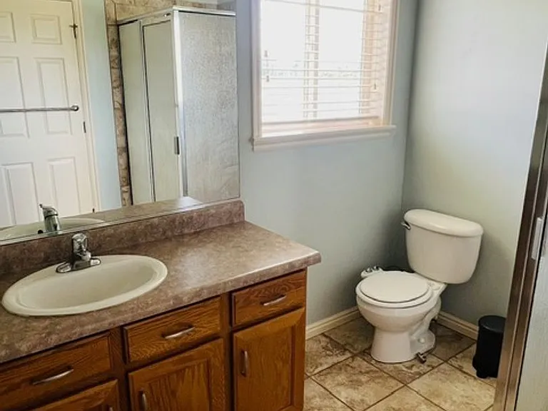 706 S 1690 W — Photo 24