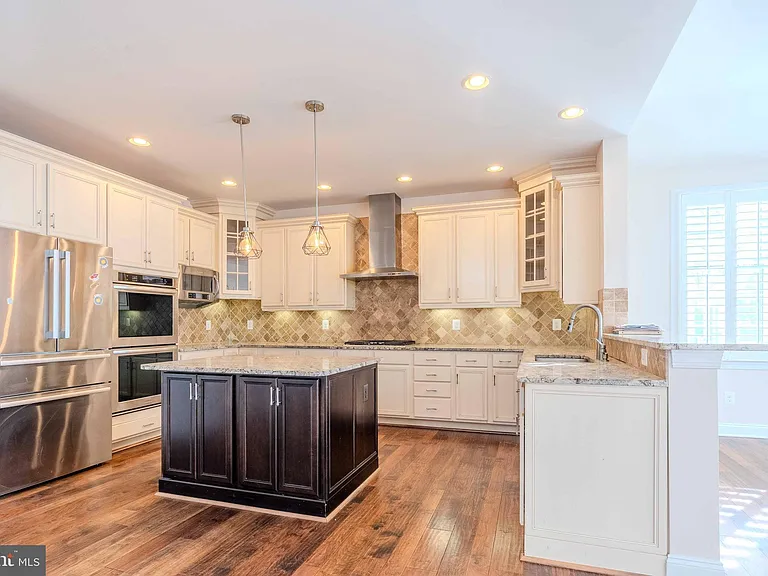 15316 Admiral Baker Cir — Photo 17