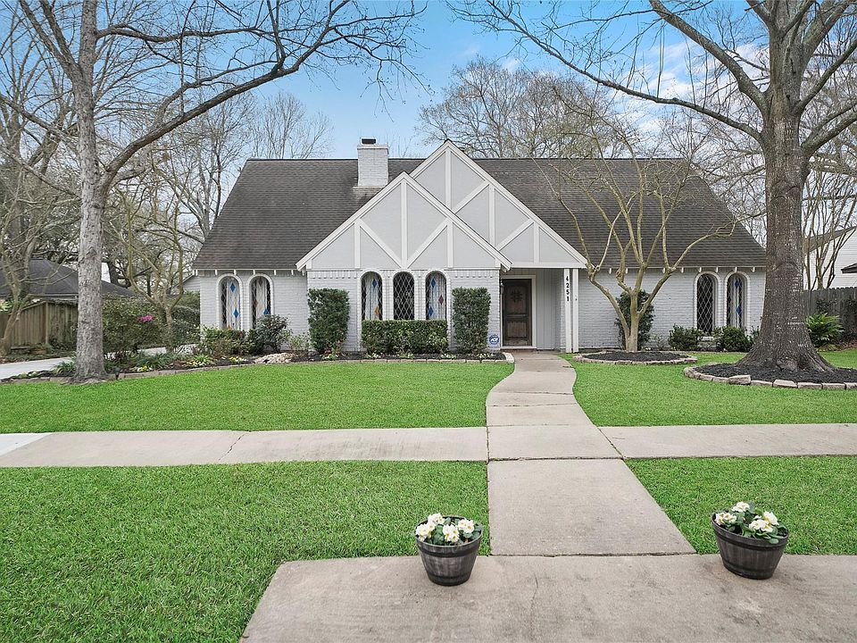 1st image of 4251 Crownwood Dr