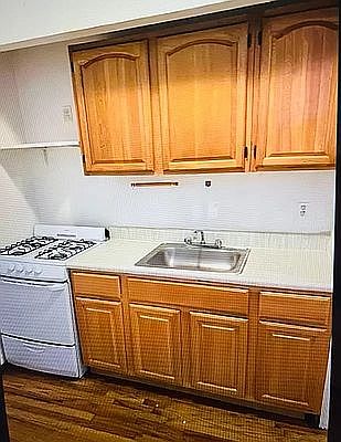 2nd image of 300 E 102nd St #2D