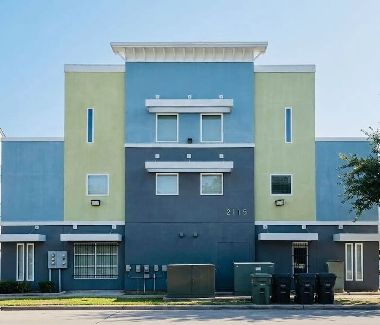 August Move-In Special Apply Within 24 Hours & Receive One Free Month Of Utilities! — Photo 1