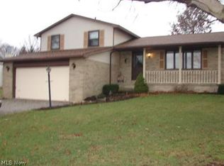5293 Tanglewood Dr NE, Louisville, OH 44641