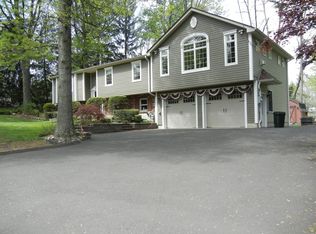 369 Old Mill Rd, Valley Cottage, NY 10989