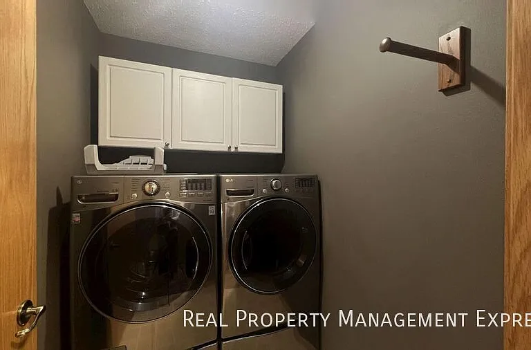 5208 S Birchwood Ave — Photo 6