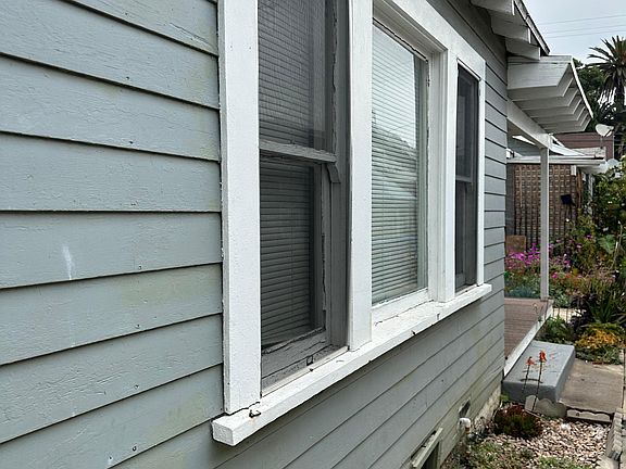 2nd image of 2212 1/2 Marathon St