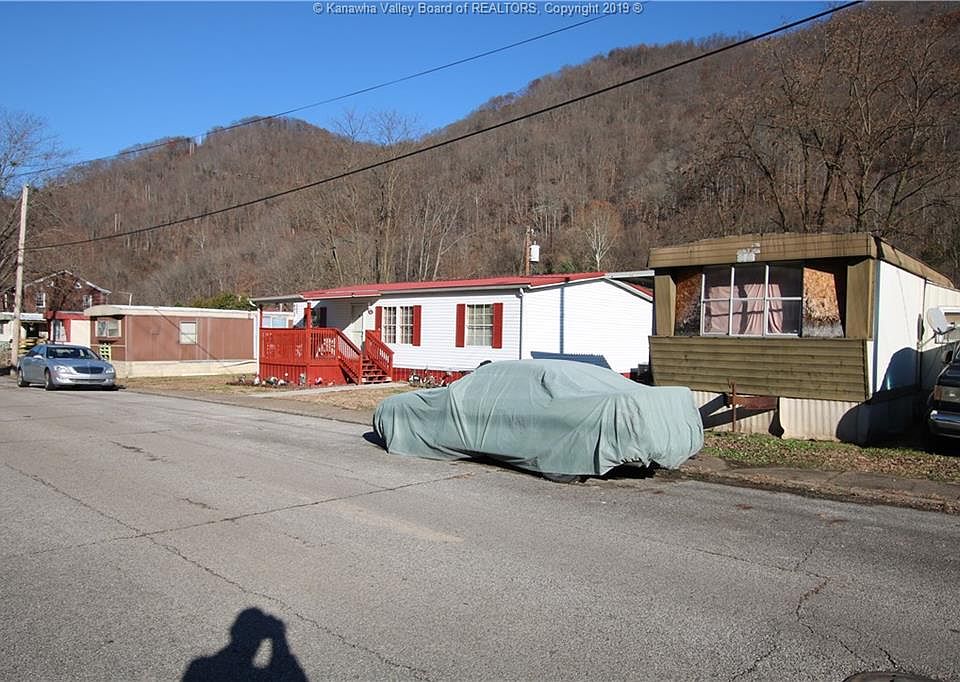 2nd image of 575 Kanawha Ave
