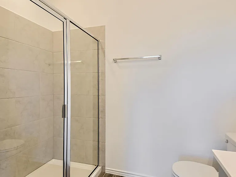 140 Bennington Dr — Photo 22