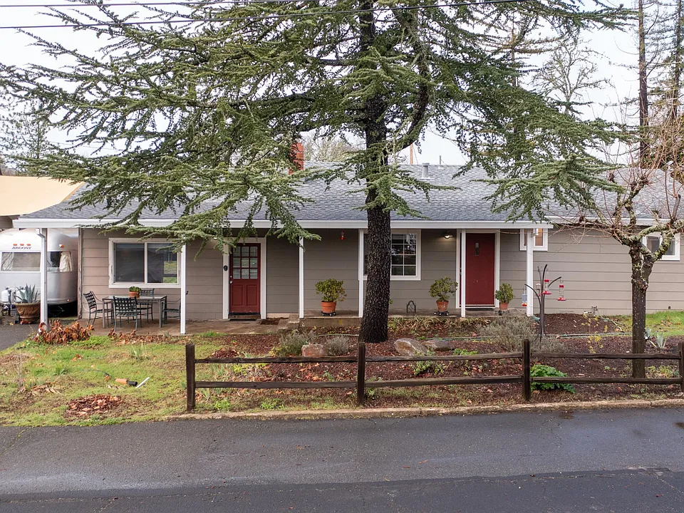 285 Washburn Ave