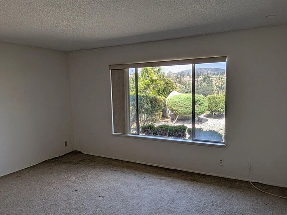4th image of 17232 Prado Rd