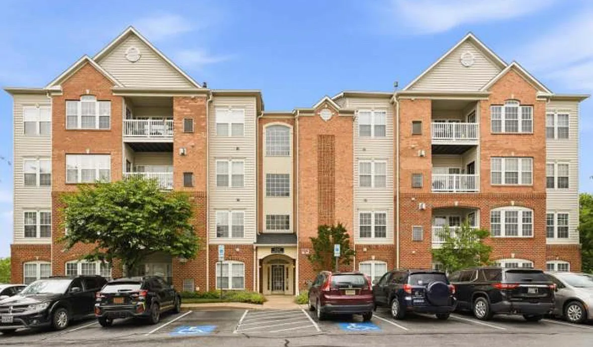 2 bed, 1574 sqft, $3,200 — Photo 1