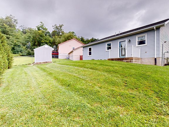 2nd image of 168 Laurel Run Cir