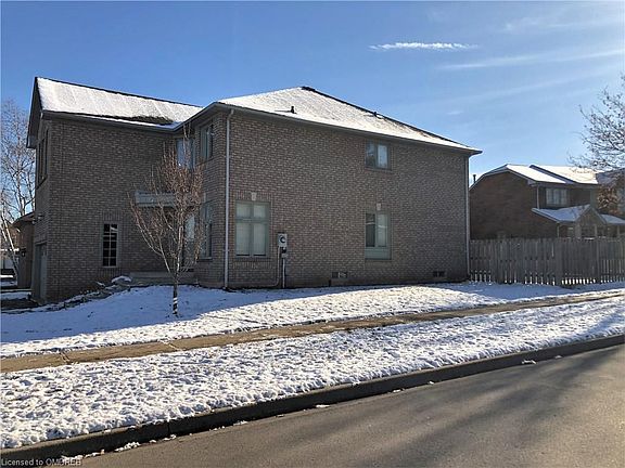 2nd image of 1123 Old Oak Dr