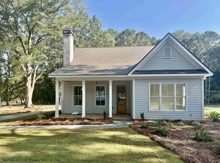 679 College Dr, Madison, GA 30650