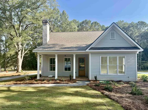 679 College Dr, Madison, GA 30650