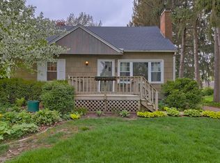 609 S Edwin St, Champaign, IL 61821