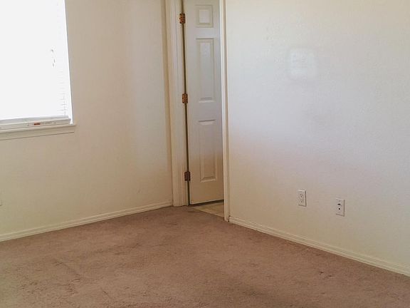 4th image of 317 Valle Vista Dr