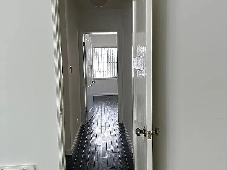 Building Photo - 1320 N Citrus Ave #1