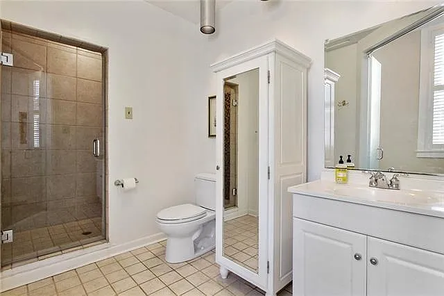 324 Chartres St #B — Photo 10