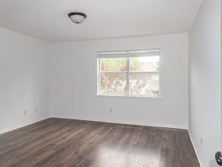 2713 Kennedy Ct — Photo 19